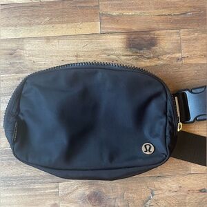 Lululemon Black Everywhere Belt Bag